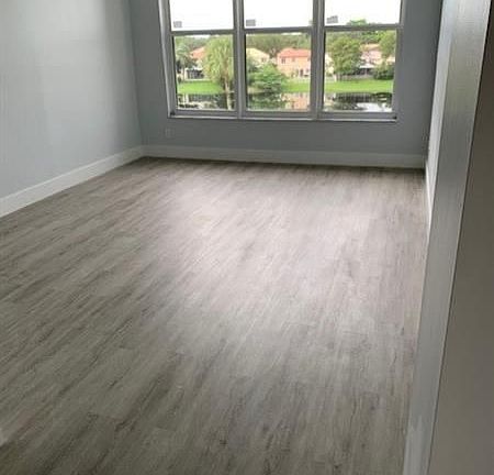 3rd image of 821 Cypress Blvd APT 411