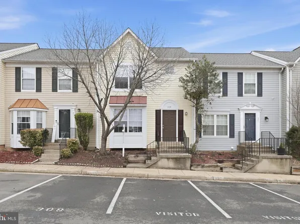 309 Moseby Ct, Manassas Park, VA 20111