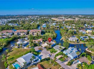 3165 Lakeview Dr, Naples, FL 34112