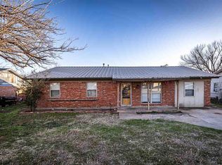 608 Meandering Rd, Frederick, OK 73542