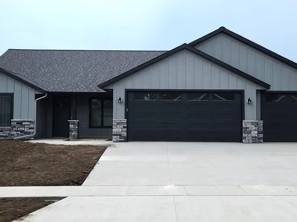 1300 15th St NE, Kasson, MN 55944