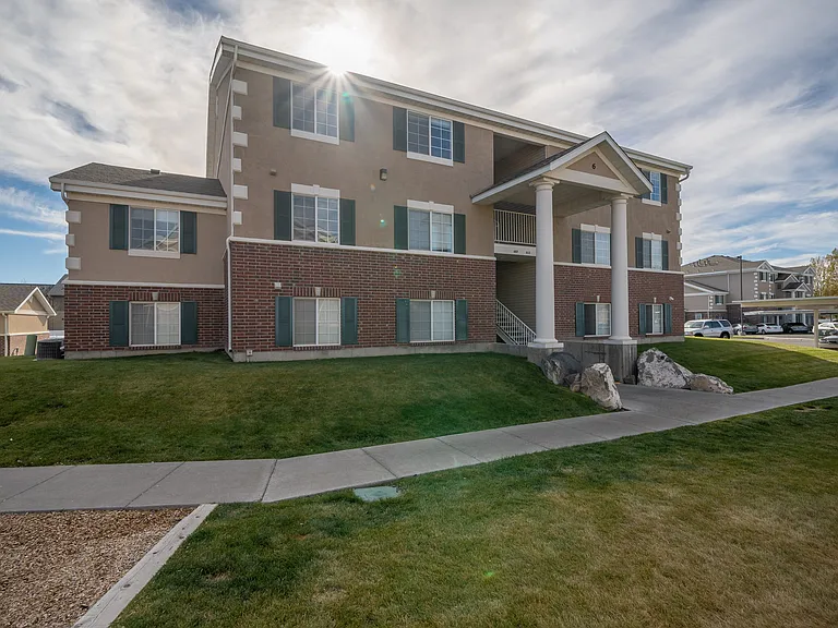 Stone Brook Apartments — Photo 15