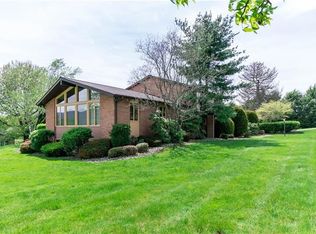 5 Westgate Rd, Uniontown, PA 15401