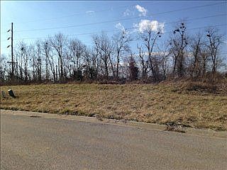 4th image of 812 Melanie Ln