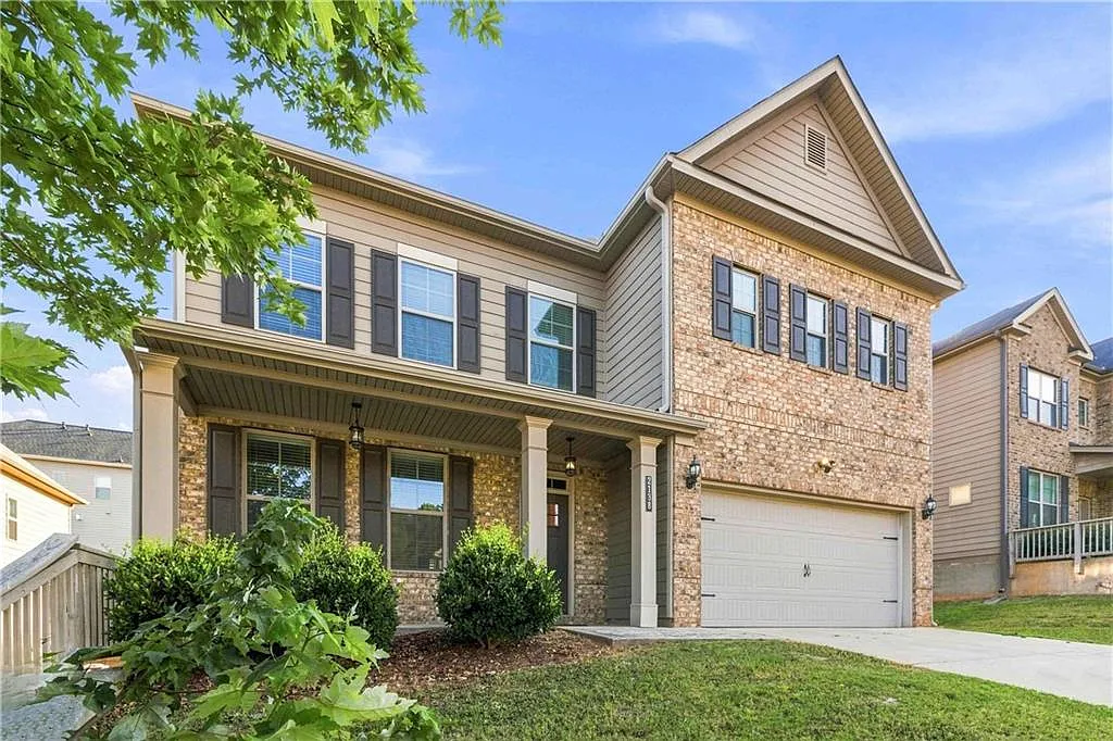 5 bed, 2.5 bath, 3170 sqft, $3,500 — Photo 2