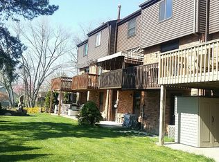 105 Kendall Ln, Bethel Park, PA