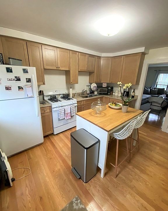 1st image of 902 Furnace Brook Pkwy APT 1L
