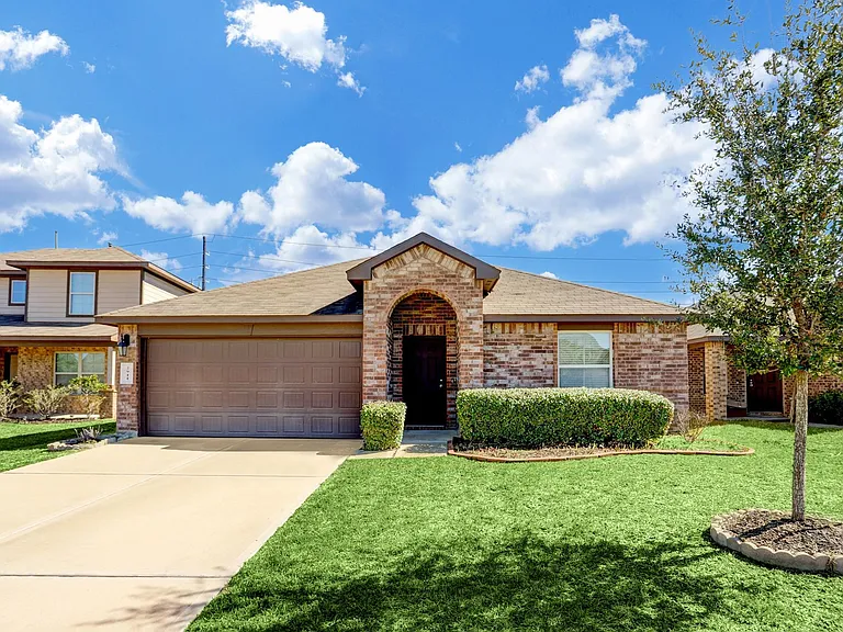 2911 Indwarra Ct — Photo 1