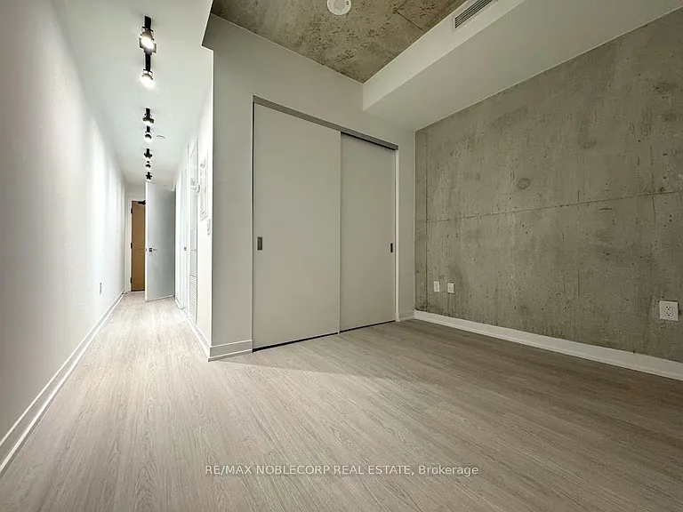 195 McCaul St #1613 — Photo 6