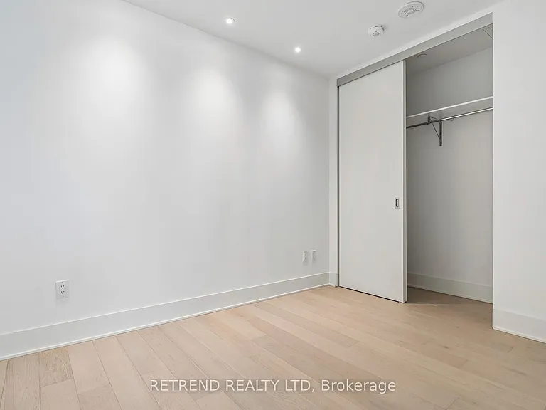 11 Yorkville Ave #5709 — Photo 33