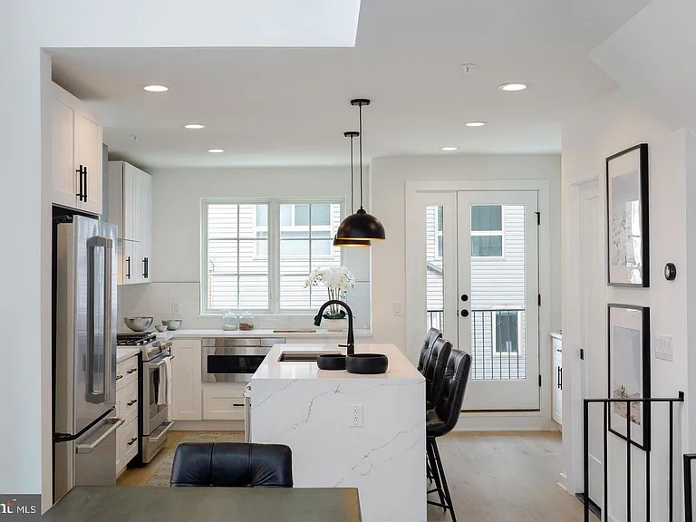 3401 Hamilton St #6 — Photo 23