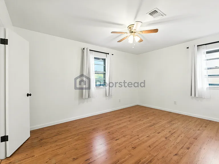 445 Granada Dr — Photo 17