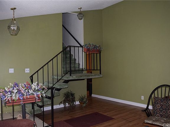 3rd image of 27419 Dolton Dr