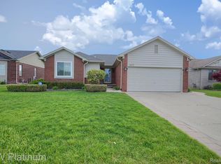 51672 Huntley Ave, New Baltimore, MI 48047