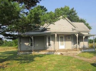 220 E 4th St, Mapleton, KS 66754