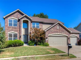 261 Magnolia Trace Dr, Ballwin, MO