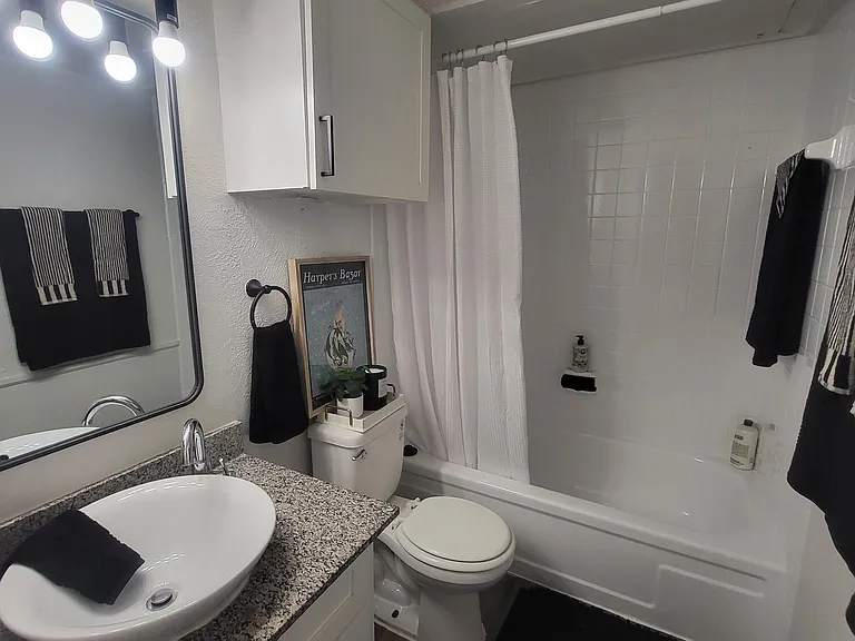 The Alista Apartments — Photo 14