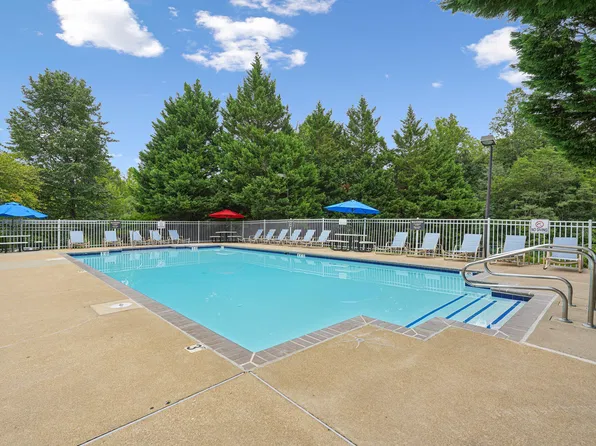 Crestview Apartments
