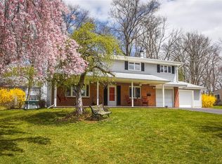 8 Ritter Rd, Kendall Park, NJ 08824