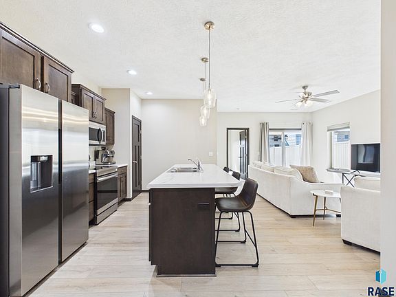 4th image of 9409 W Dolores Dr