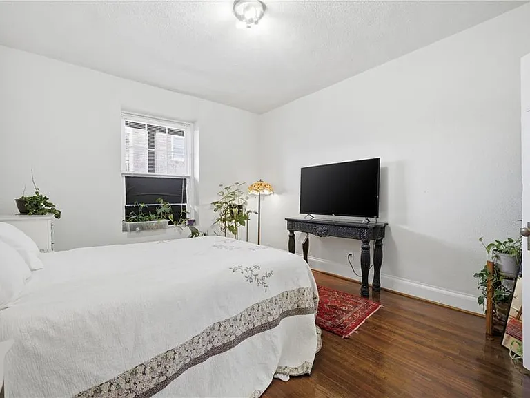 1015 Colonial Ave #4 — Photo 13