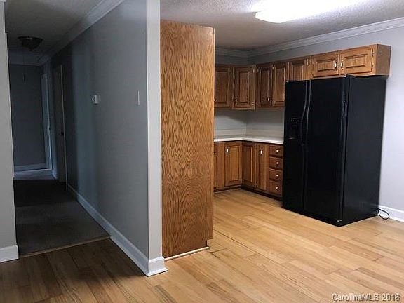 5th image of 1592 University Park Dr