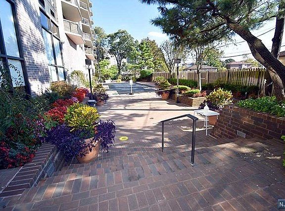 4th image of 770 Anderson Ave APT 8G