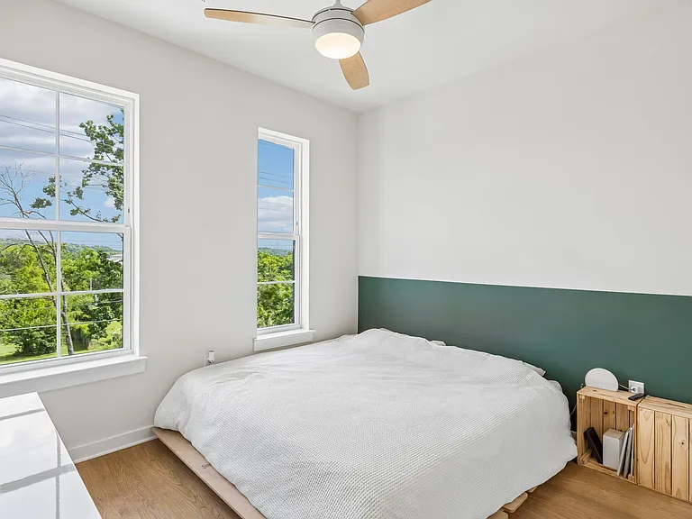 600 E Trinity Ln #208 — Photo 11