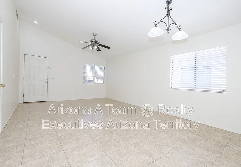 2868 W Simplicity Dr — Photo 3
