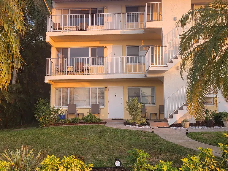 718 Tarpon St — Photo 12