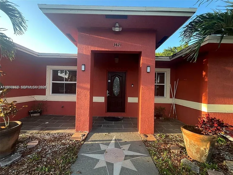 3421 SW 12th Ct — Photo 3