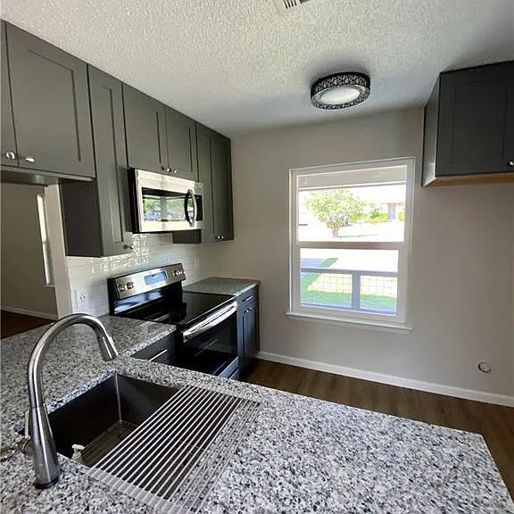 1715 Shadowview Dr #B — Photo 15
