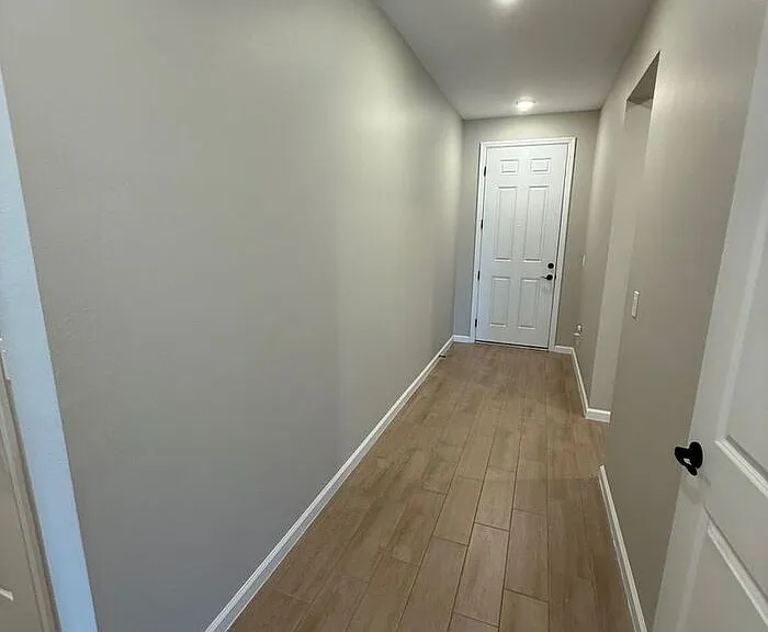 10073 Spring Lake Dr — Photo 2