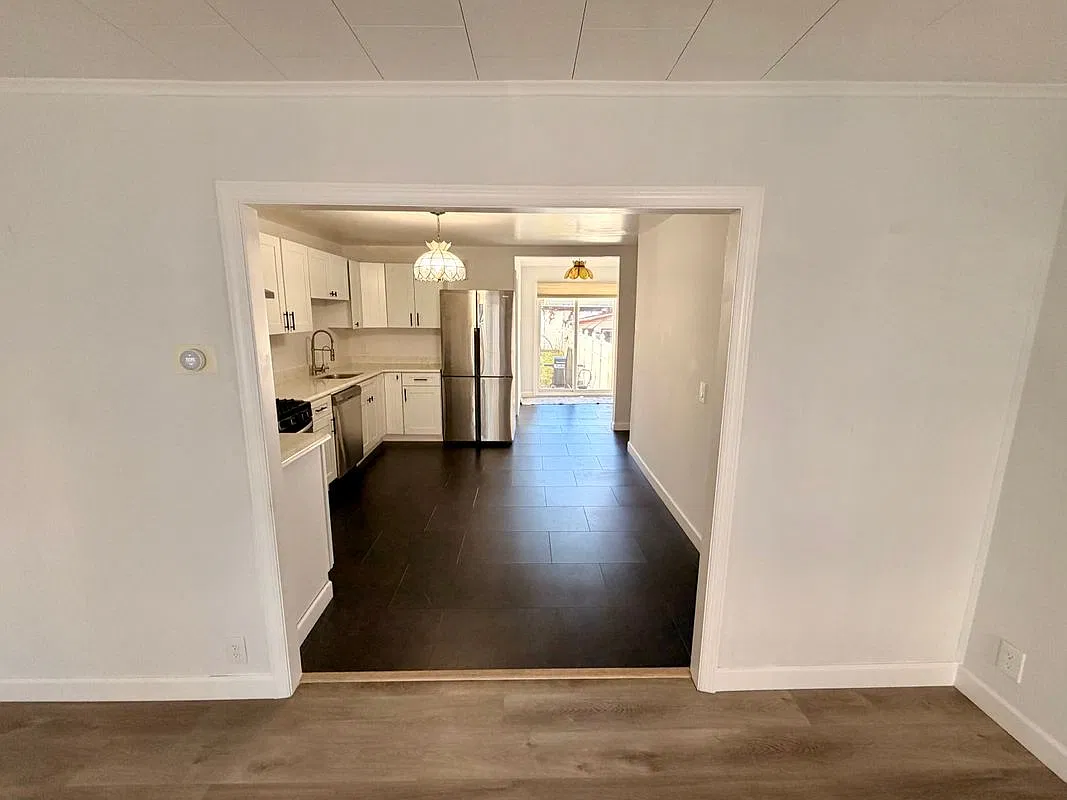 4 bed, 1.0 bath, 1437 sqft, $2,950 — Photo 3