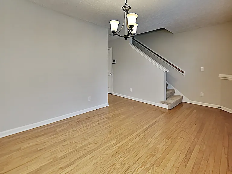 213 Shadow Glen Dr — Photo 6