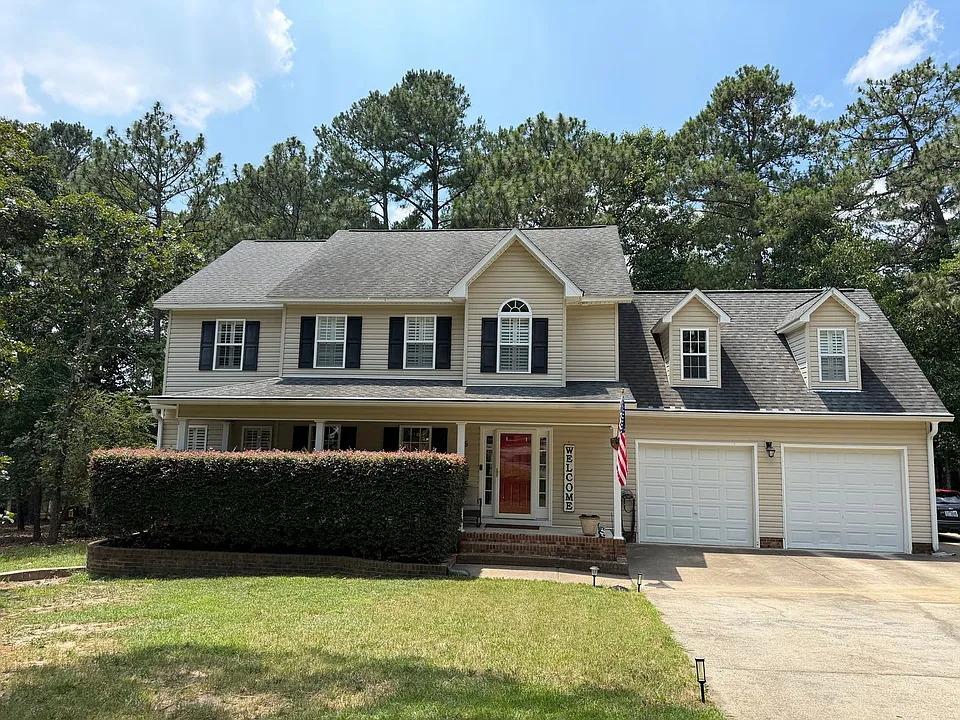 35 Woodbury Ln