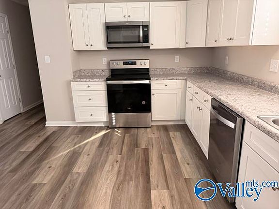 4th image of 305 Larkwood Dr SW