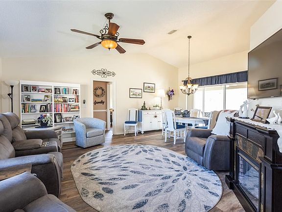 4th image of 2 Edwin Ln