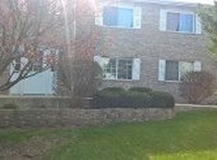 950 Constance Ln, Sycamore, IL 60178
