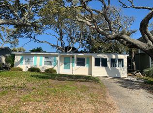 110 SE 52nd St, Oak Island, NC 28465