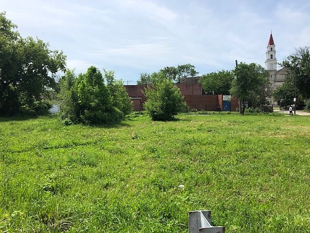 1st image of 3061 W 5th Ave