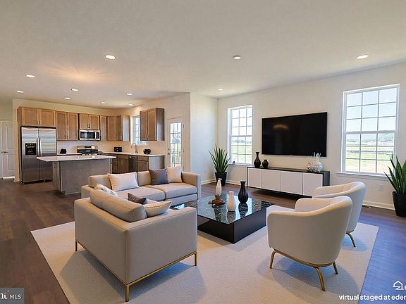 2nd image of 20 Cliff Dr