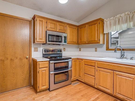 3rd image of 11017 W Westport St
