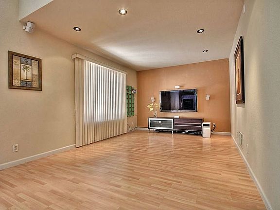 4th image of 1580 Shanghai Cir