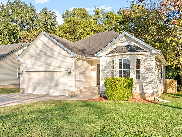 2845 Teakwood Dr — Photo 3