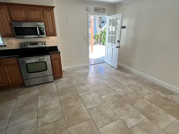 311 14th Ave N APT 4, Saint Petersburg, FL 33701