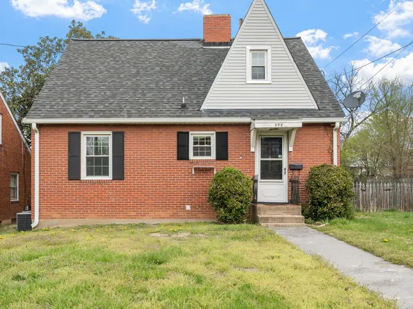 208 E Cleveland Ave, Vinton, VA 24179