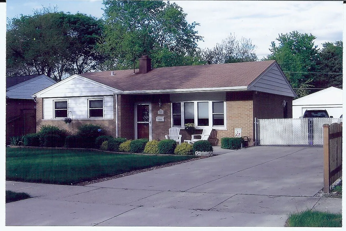 6309 Powell St photo 1