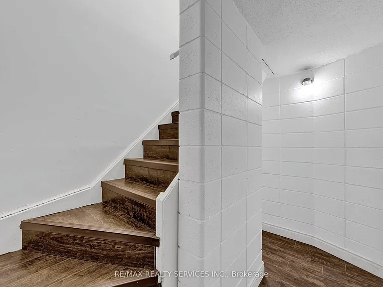 30 Hickory St E #103 — Photo 12
