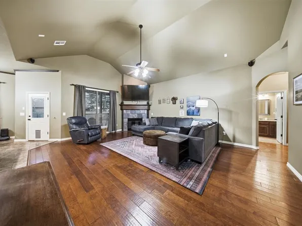 2425 Glenmere Dr, Edmond, OK 73003